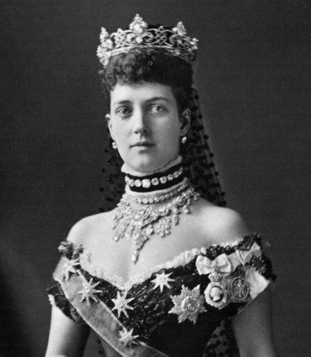 The five different types of ‘Queen’ – Royal History Geeks